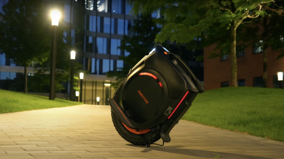 Recenze InMotion V12HT: Jednokolka, která potěší vždy a všude